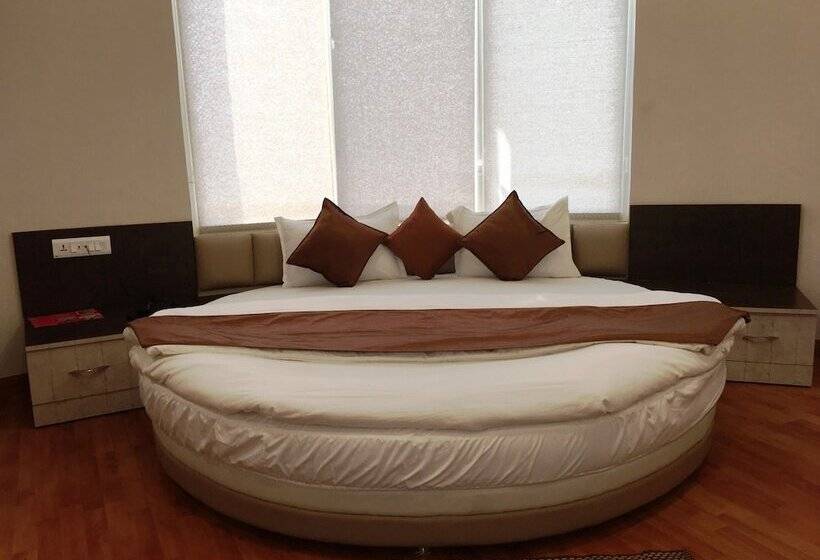 בית מלון כפרי K3 Club Residency