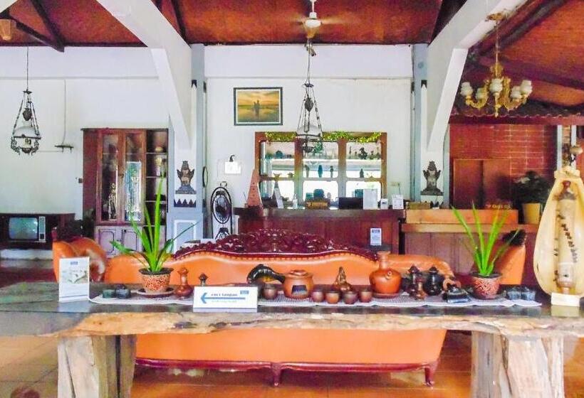 酒店 Pendopo 45 Resort