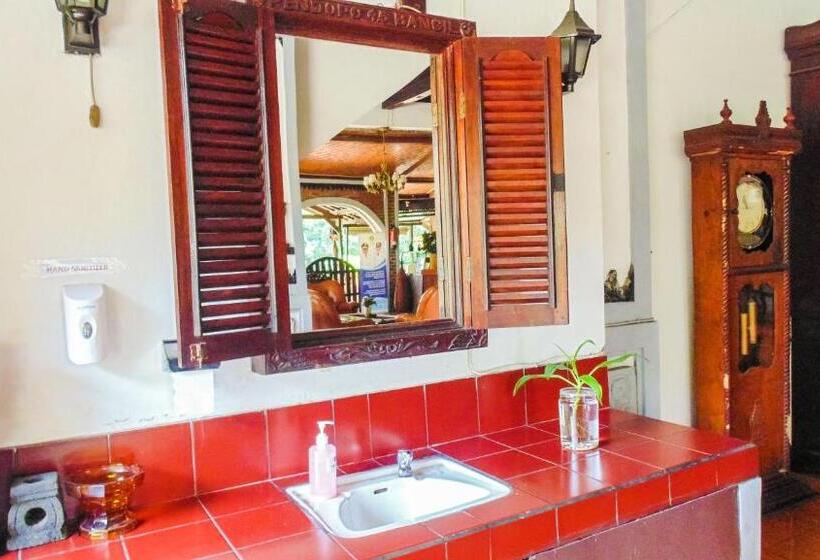 酒店 Pendopo 45 Resort