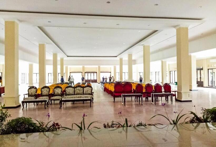 酒店 Pendopo 45 Resort