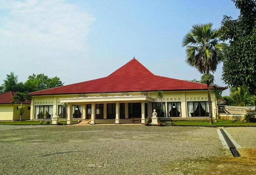 酒店 Pendopo 45 Resort