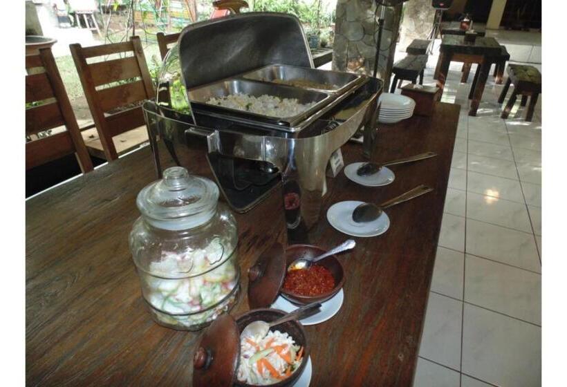 酒店 Pendopo 45 Resort