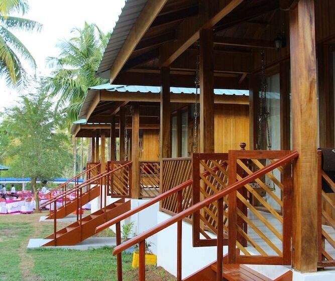 فندق Rainforest Resort