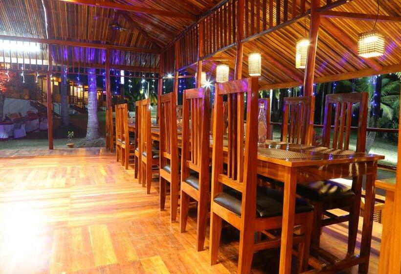 فندق Rainforest Resort