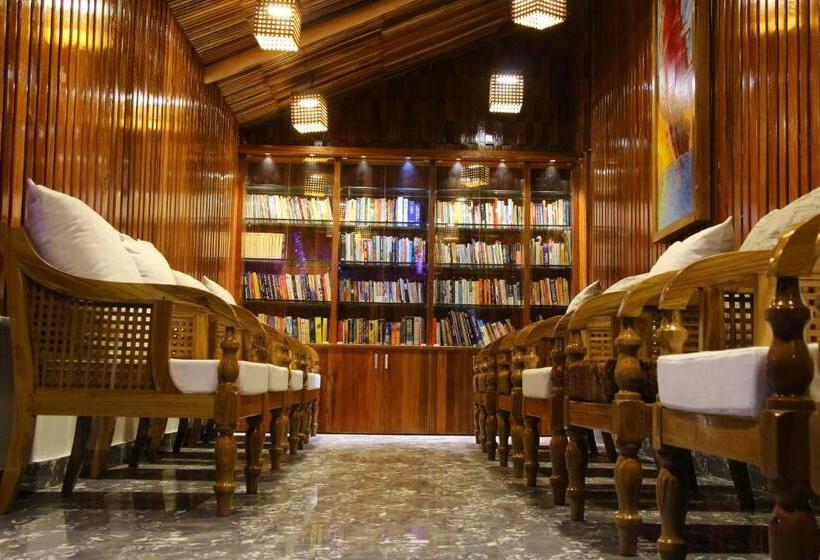 فندق Rainforest Resort