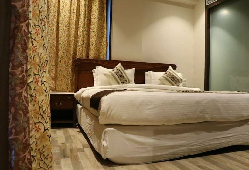 בית מלון כפרי Shelke S Vintage Inn