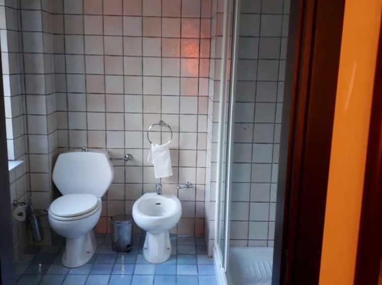 Отель Villa Giulia   Enna