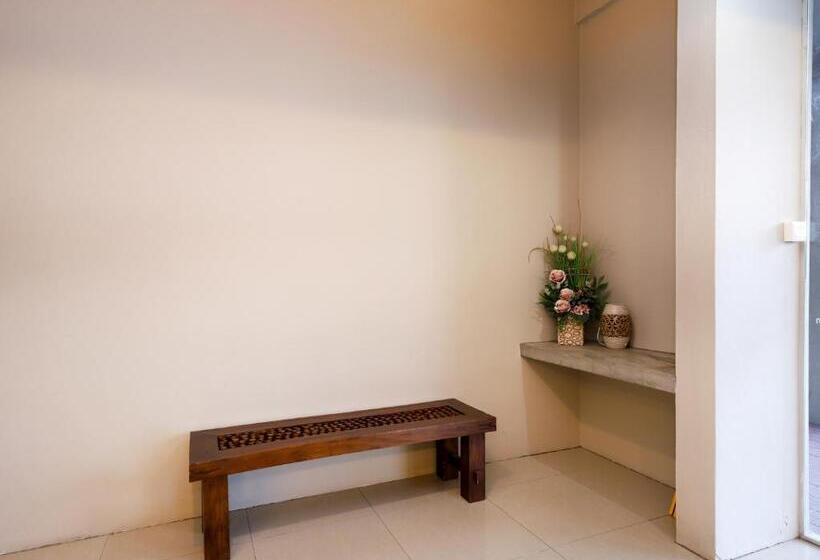 هتل Oyo 910 Hills Residence