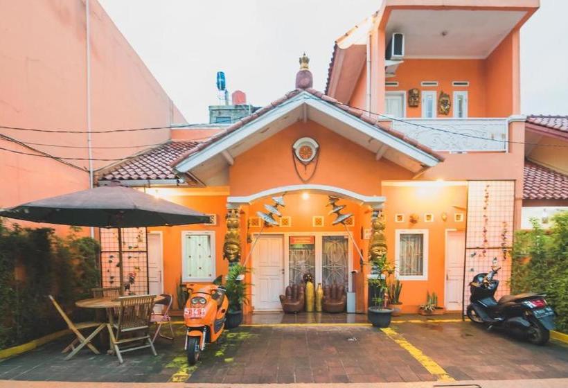 بنسيون Reddoorz Syariah Near Margahayu Raya