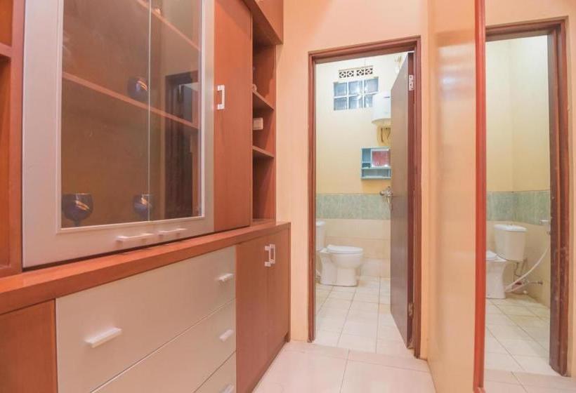 بنسيون Reddoorz Syariah Near Margahayu Raya