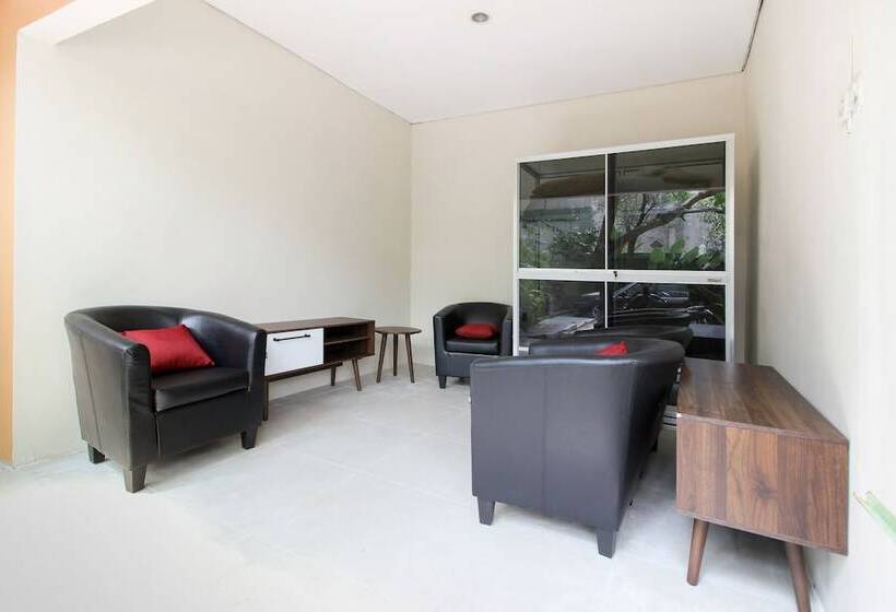 膳宿费 Reddoorz Near Solo Balapan Station 2