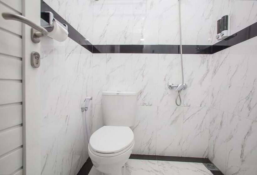 بنسيون Reddoorz Plus Near Politeknik Negeri Malang