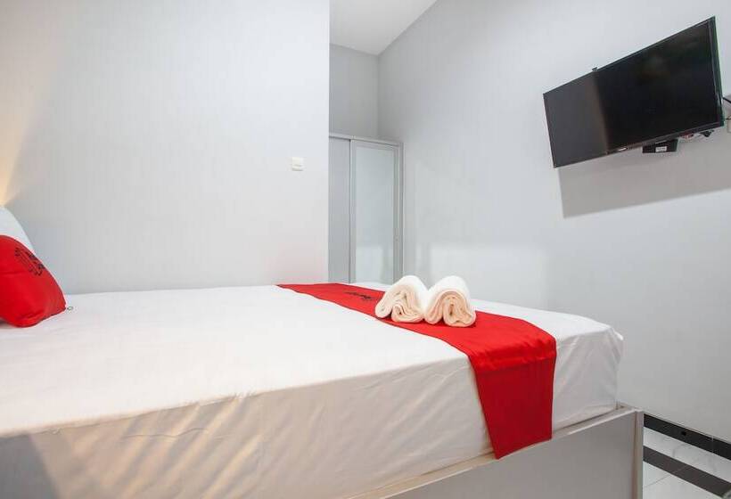 بنسيون Reddoorz Plus Near Politeknik Negeri Malang