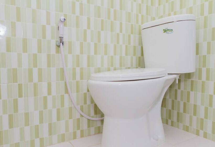 Пансион Reddoorz Plus @ Tuparev Cirebon 2