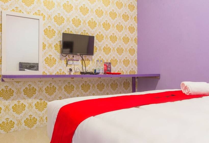 Пансион Reddoorz Plus @ Tuparev Cirebon 2