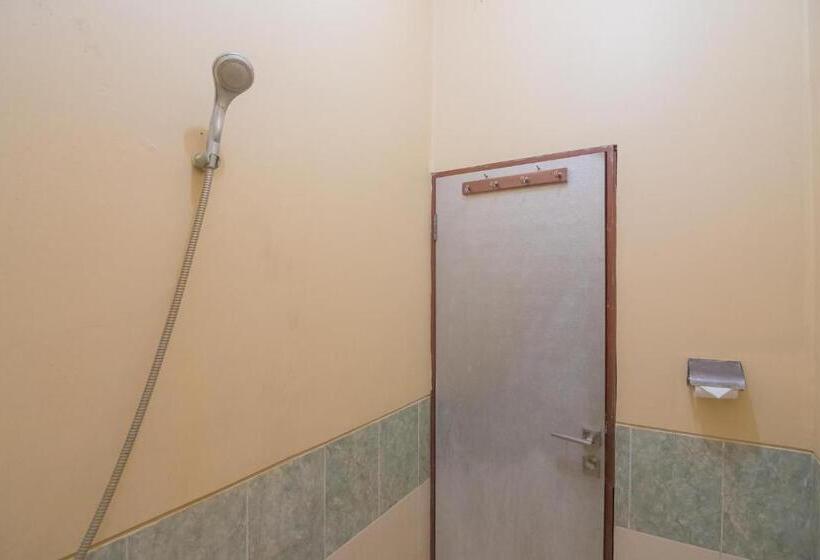 بنسيون Reddoorz Syariah Near Margahayu Raya