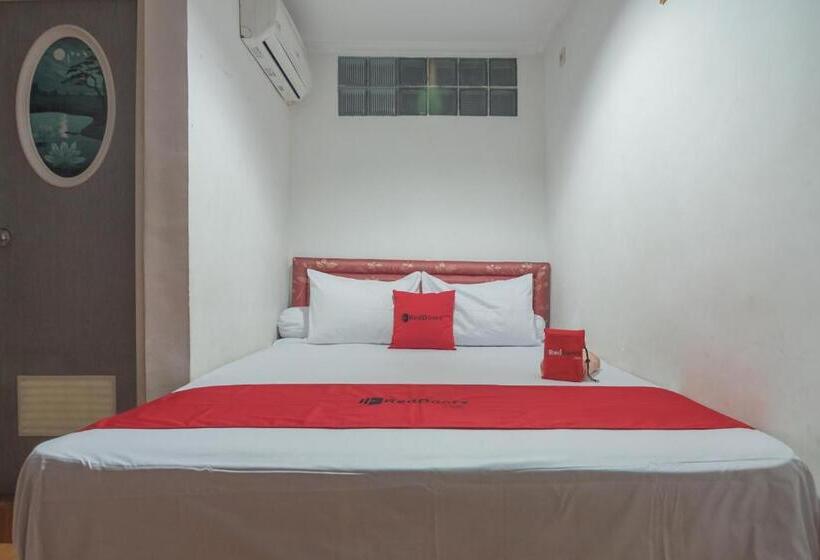 بنسيون Reddoorz Syariah Near Margahayu Raya