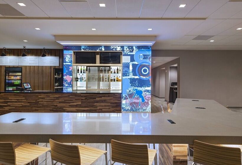 فندق Courtyard St. Louis Brentwood