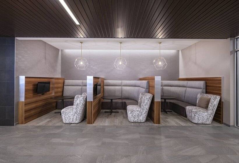 فندق Courtyard St. Louis Brentwood