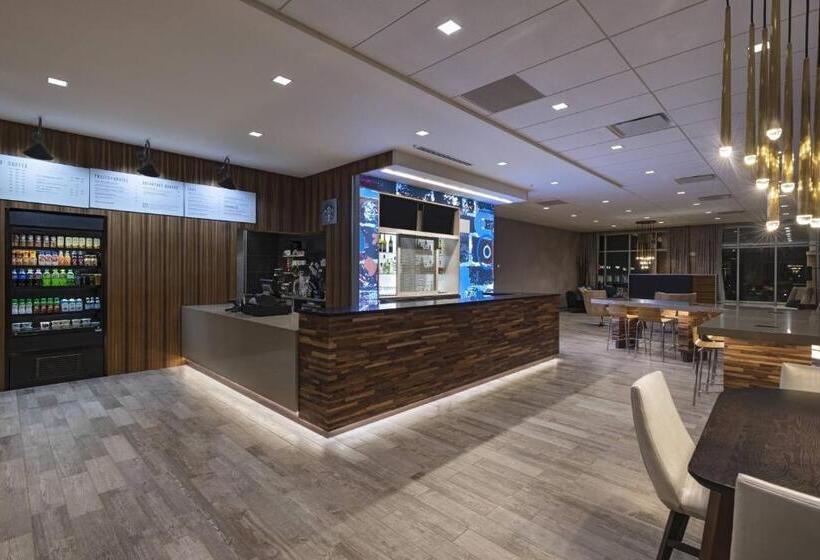 فندق Courtyard St. Louis Brentwood