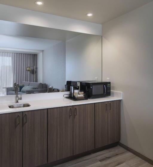 فندق Courtyard St. Louis Brentwood