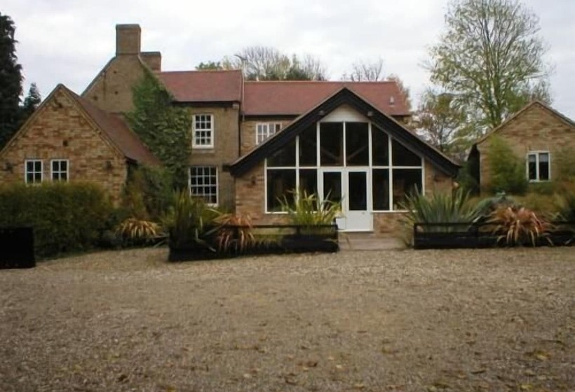 בית מלון כפרי The Golden Boar