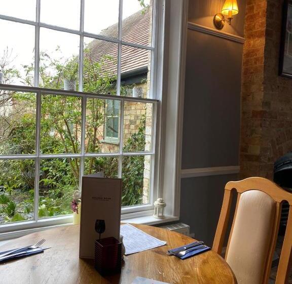 בית מלון כפרי The Golden Boar