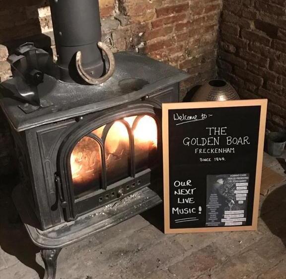 בית מלון כפרי The Golden Boar