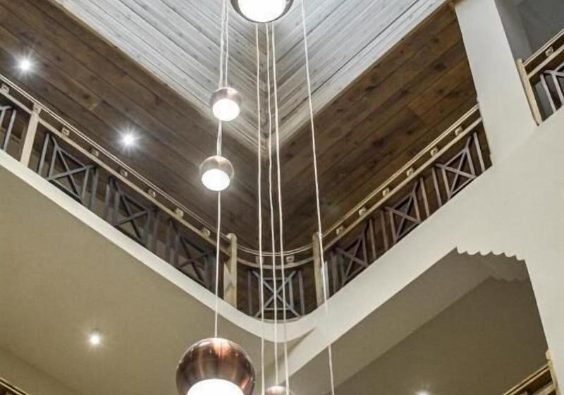 Udaan Olive Hotel & Spa Pelling