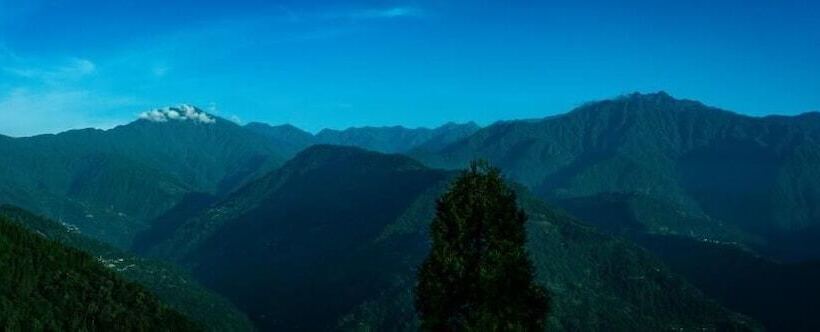 Udaan Olive Hotel & Spa Pelling