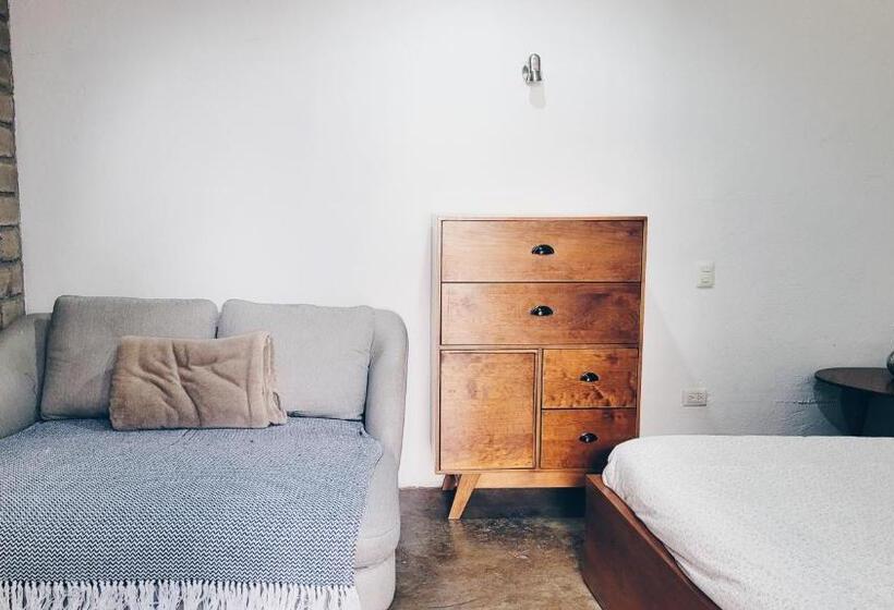 ペンション Hoja Santa Posada