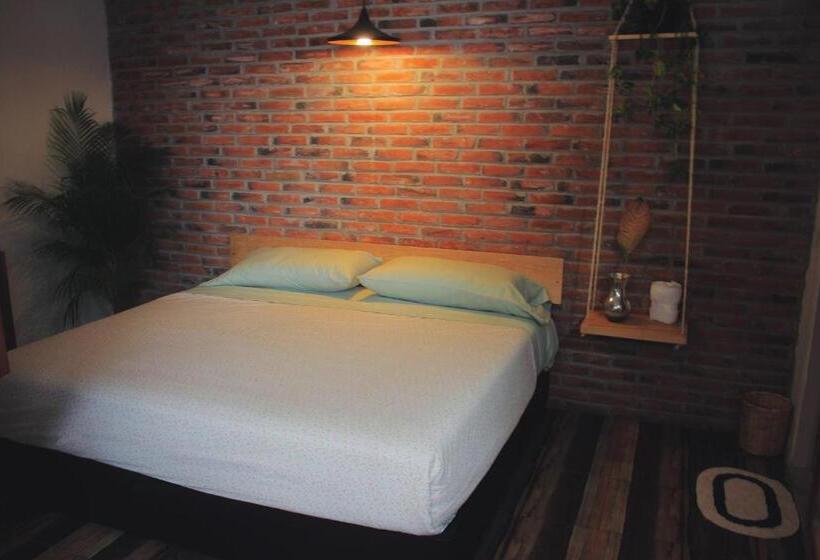 ペンション Hoja Santa Posada