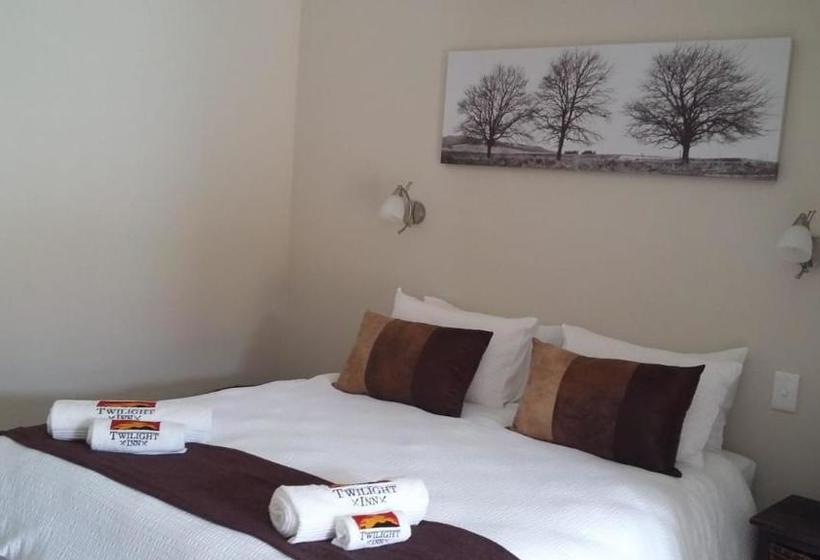 פנסיון Twilight Inn