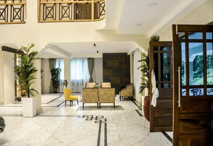 Udaan Olive Hotel & Spa Pelling