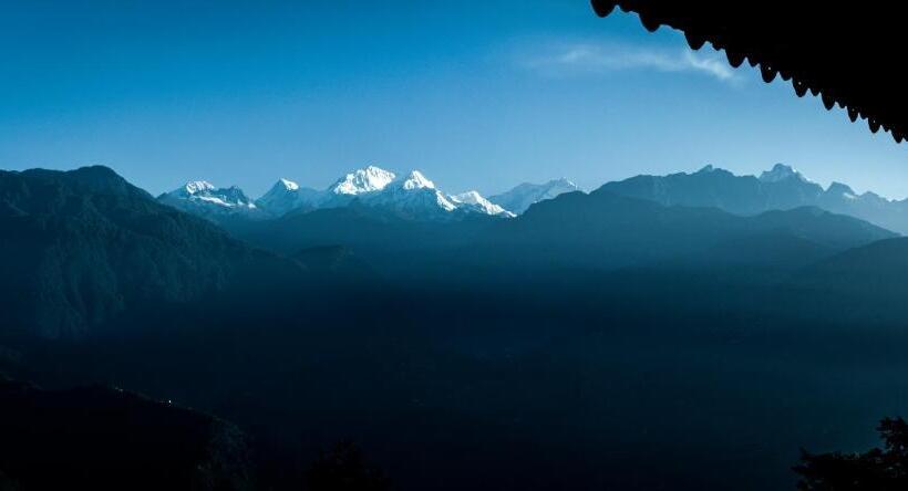 Udaan Olive Hotel & Spa Pelling