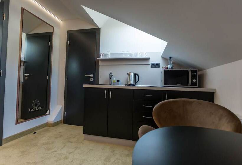 Apart Hotel Golden Apartments
