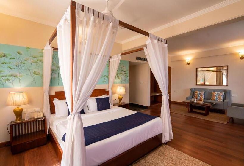 هتل Larisa Shimla