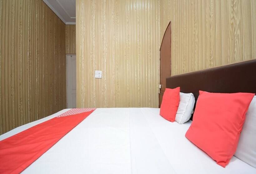 Отель Oyo 36054 Nanda Lodge