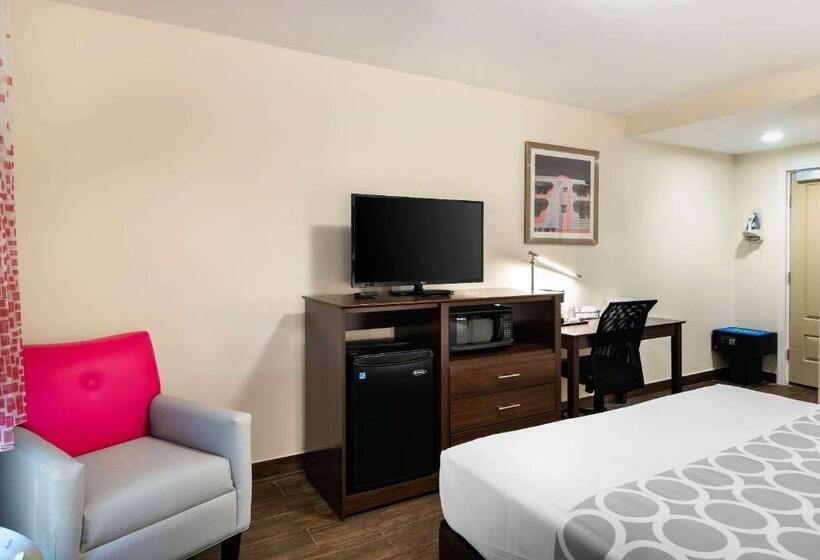 هتل Rodeway Inn Near Hollywood Beach