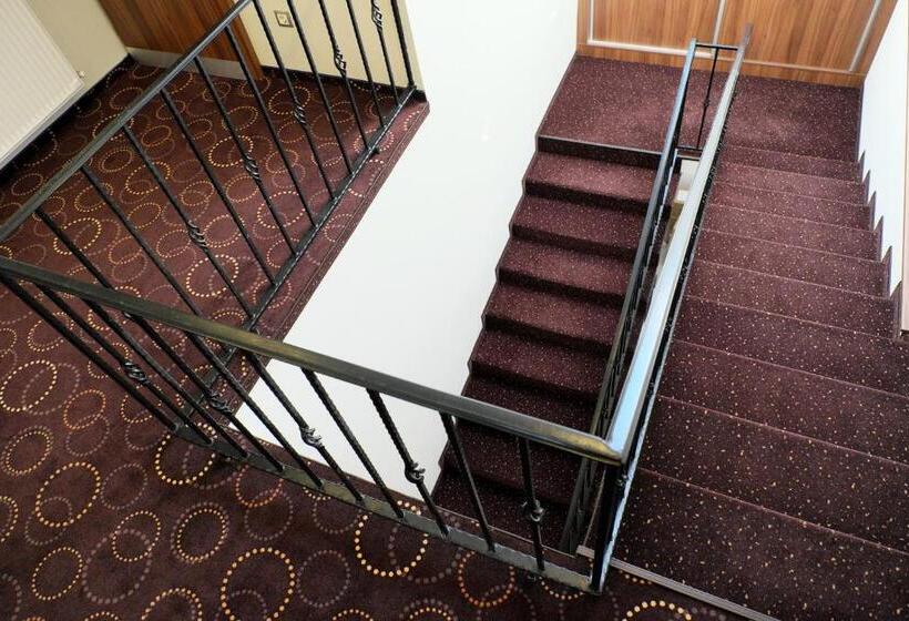 בית מלון כפרי Vácz