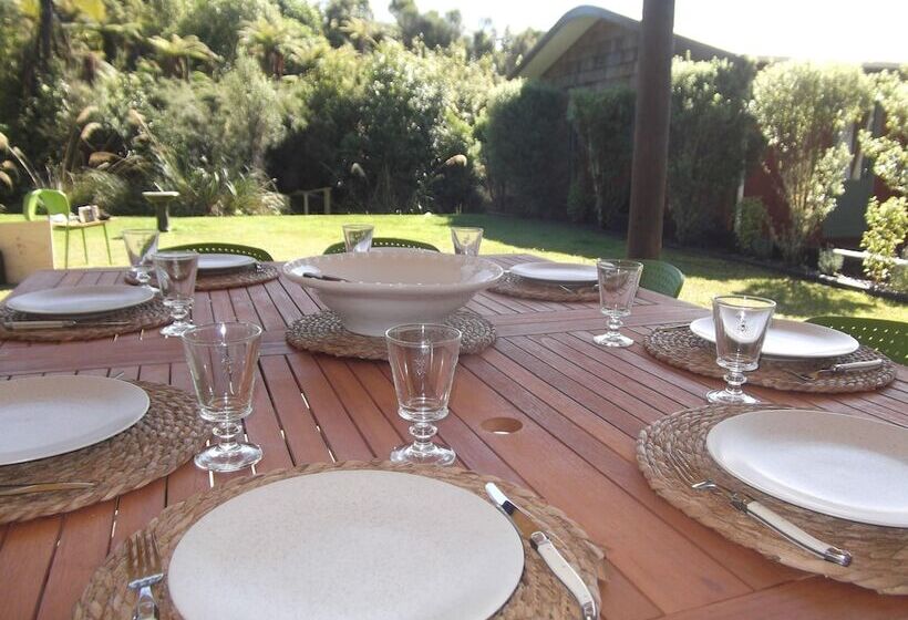 모텔 Goldfield Suites