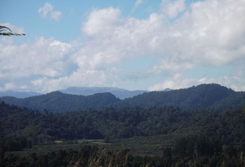 모텔 Goldfield Suites