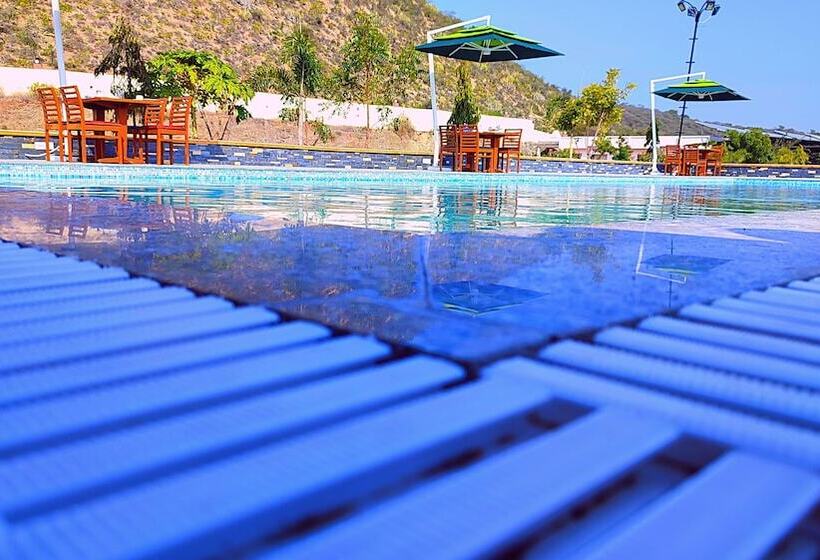 Nakoda Green Valley Resort By Shrigo Hotels