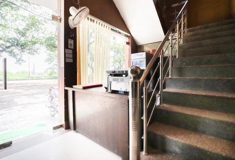 Oyo 35382 Hotel Moon Light