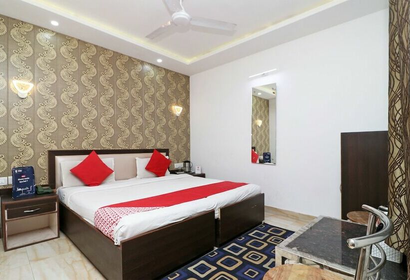 Oyo 36085 Hotel Apollo Agra