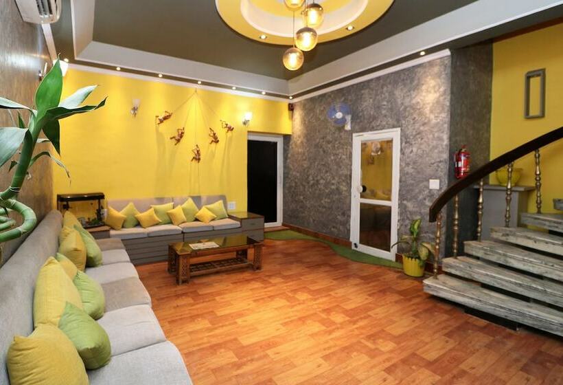 Oyo 36085 Hotel Apollo Agra