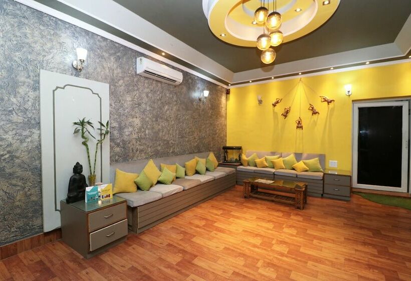 Oyo 36085 Hotel Apollo Agra