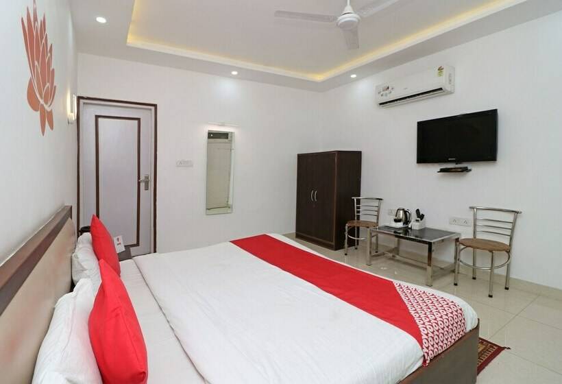 Oyo 36085 Hotel Apollo Agra