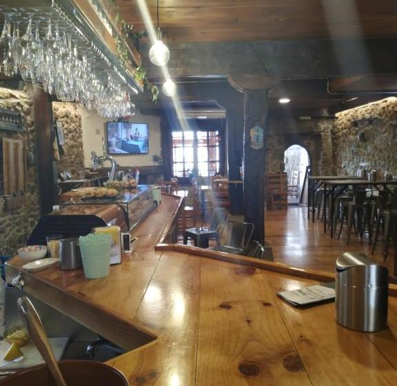 ユースホステル Hospedería Foramontanos