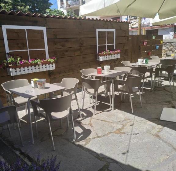 ユースホステル Hospedería Foramontanos